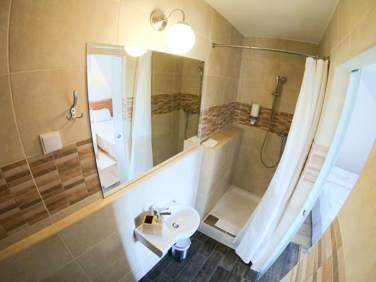 Buzas Pince Vendeghaz Hotel Ecséd Exterior photo
