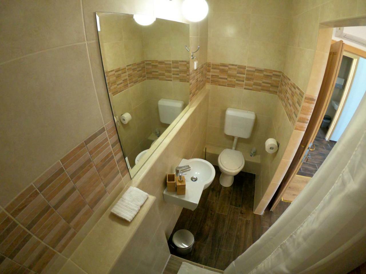 Buzas Pince Vendeghaz Hotel Ecséd Exterior photo